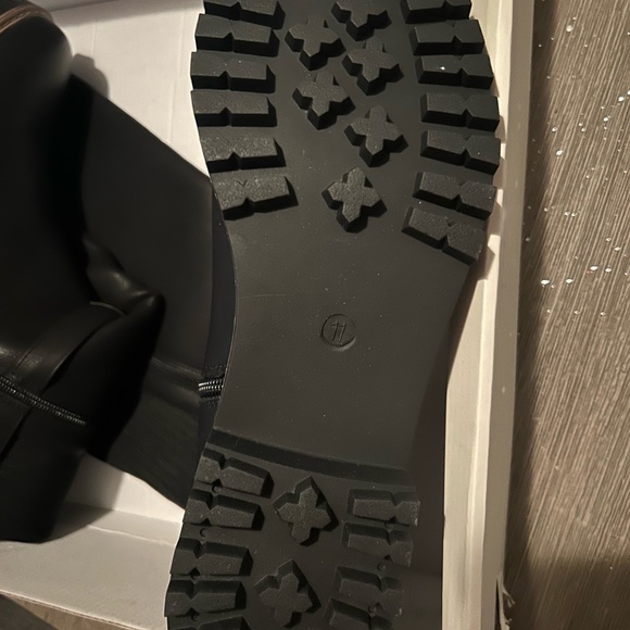 Comfort EST 1946 Women’s Black Boots | Size 11 | Side Zipper & Buckle - Picture 6 of 6